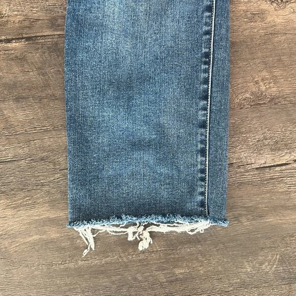Sneak Peek 30 Medium Wash High-Rise Frayed Hem Carpi Jeans - Picture 6 of 8